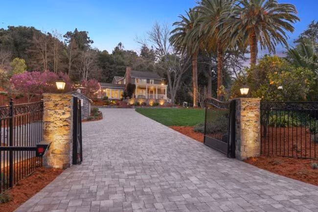 Stunning Craftsman Estate on 1 acre photo 2