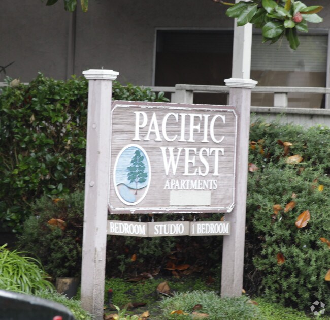 1399 Pacific Ave photo 2