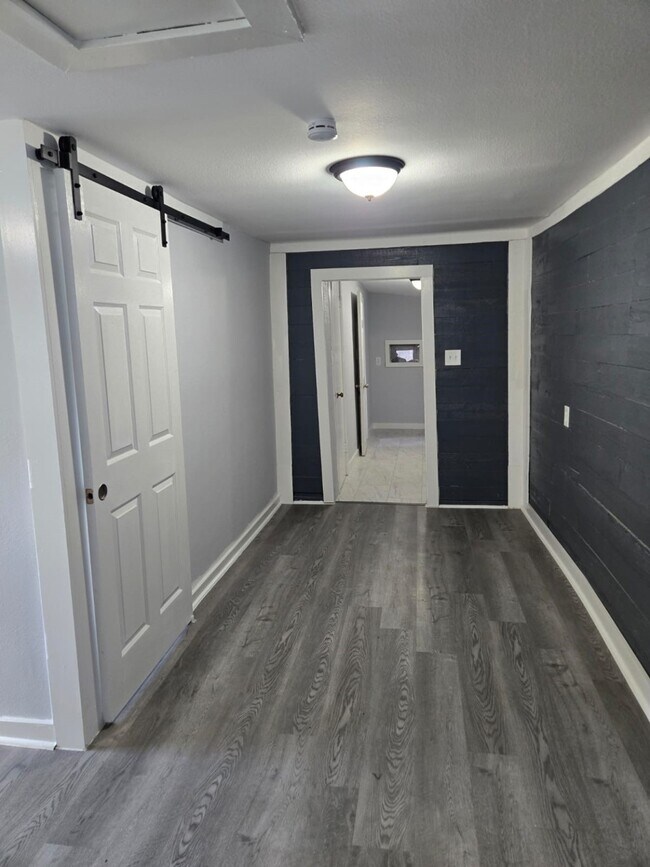 5906 Hillsboro Street, Houston, TX 77020 photo 3