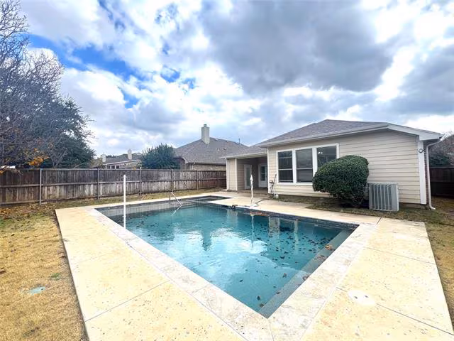 7011 Chackbay Ln Dallas, TX 75227 photo 3