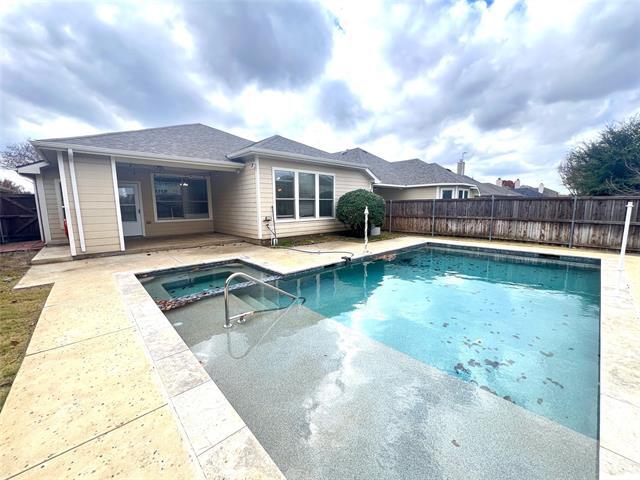 7011 Chackbay Ln Dallas, TX 75227 photo 5