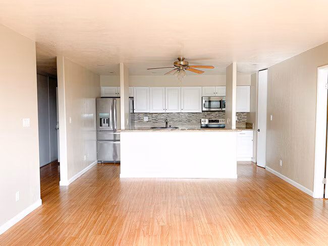 Los Arboles Apartments photo 5