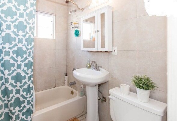 3868-72 Mission Boulevard - 3868 photo 3