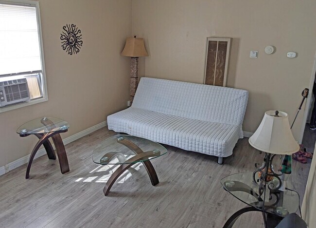 3868-72 Mission Boulevard - 3868 photo 5