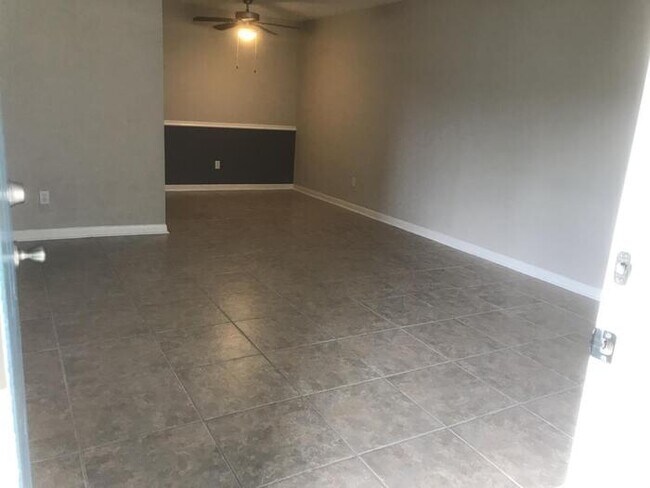 11726 W Bellfort Ave Stafford, TX 77477 photo 4