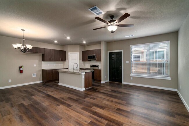 646 Fallow Dr Venus, TX 76084 photo 3