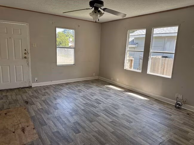 11919 Kingslake Forest Dr - SFHT photo 5