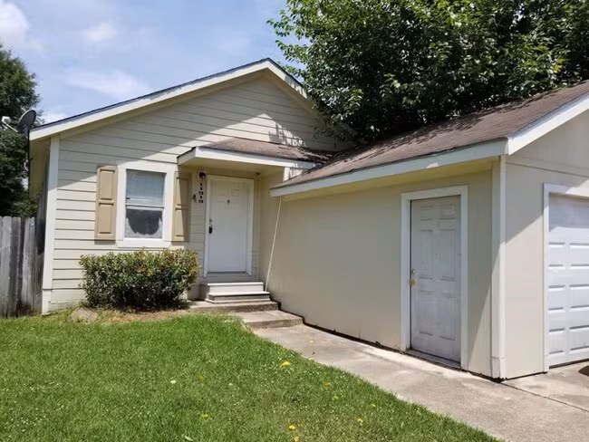 11919 Kingslake Forest Dr - SFHT photo 2