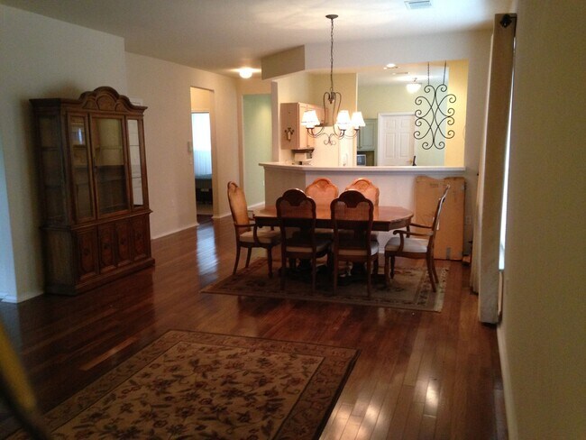 106 Bowie Cir Georgetown, TX 78633 photo 3
