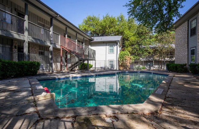 2303 East Side Dr Austin, TX 78704 photo 3