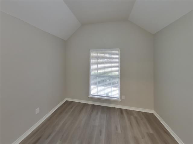 2033 Oak Bend Ln Garland, TX 75040 photo 3