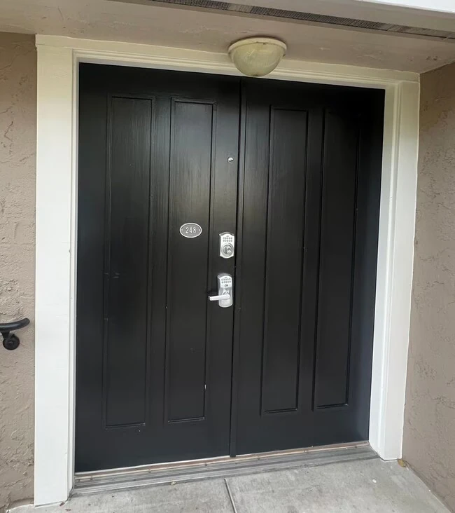 675 Sharon Park Menlo Park, CA 94025 photo 3
