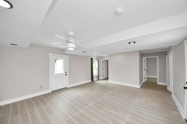 5903 Belneath Street, Houston, TX 77033 photo 4