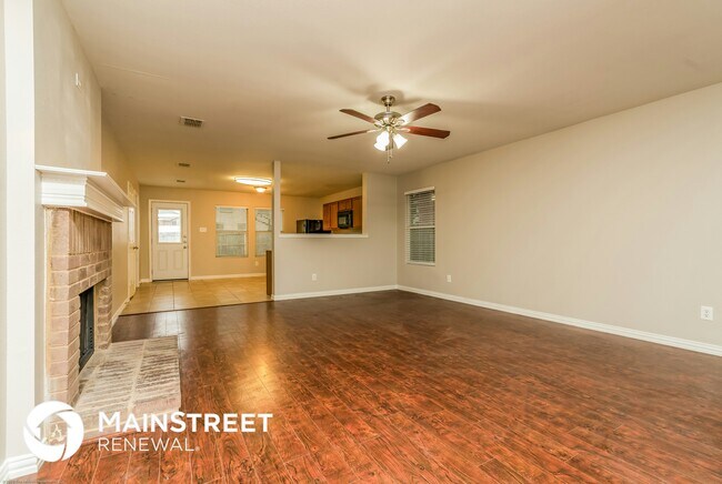 8406 River Bluffs Dr Arlington, TX 76002 photo 4