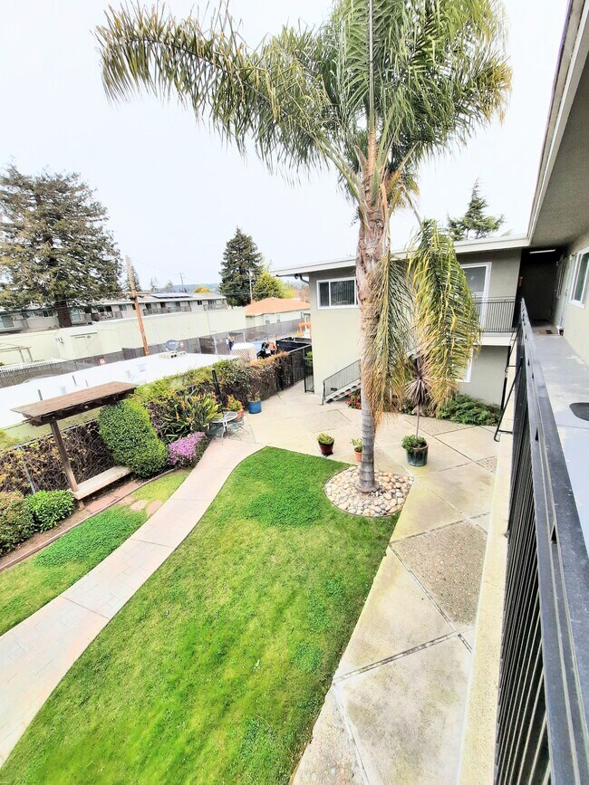 Capri Apartments photo 5