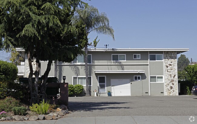 Capri Apartments photo 3