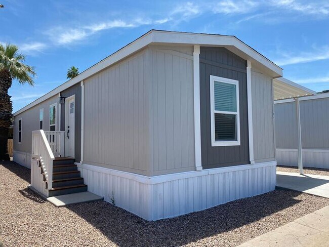 2060 N Center St Mesa, AZ 85201 photo 2