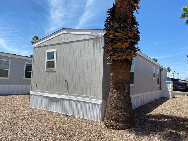 2060 N Center St Mesa, AZ 85201 photo 4