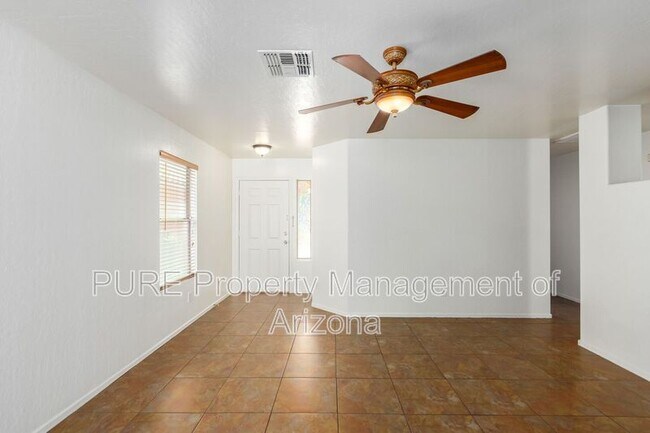 6318 W Chickasaw St photo 3