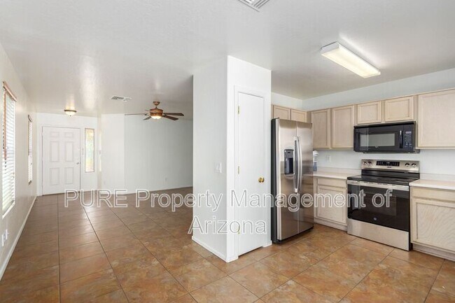 6318 W Chickasaw St photo 4