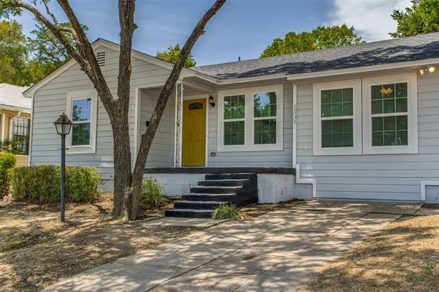 1331 Whitaker Ave Dallas, TX 75216 photo 2