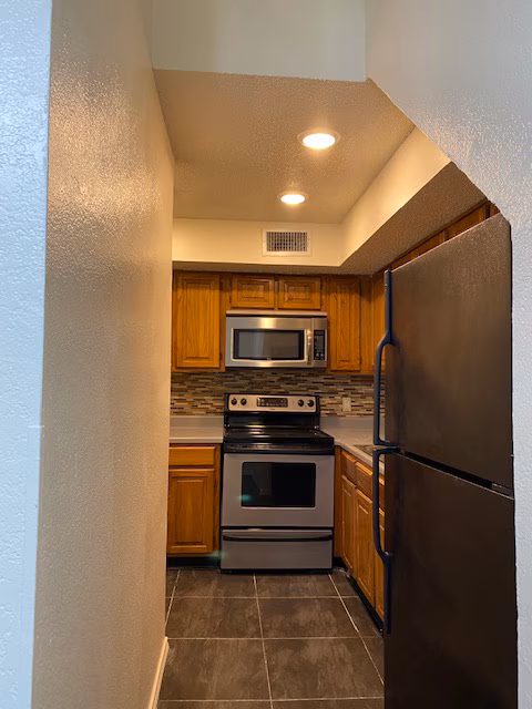 2300 Bamboo Drive, Arlington, TX 76006 photo 4
