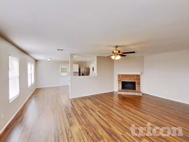 736 Elizabeth Dr Burleson, TX 76028 photo 3
