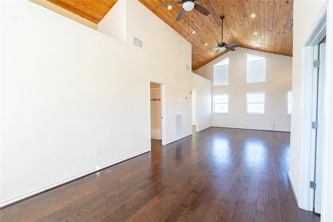 1050 Co Rd 129 Taylor, TX 76574 photo 4