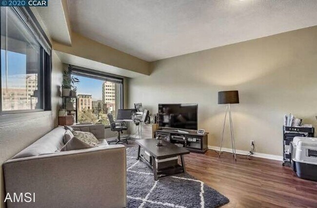 6363 Christie Ave Emeryville, CA 94608 photo 3