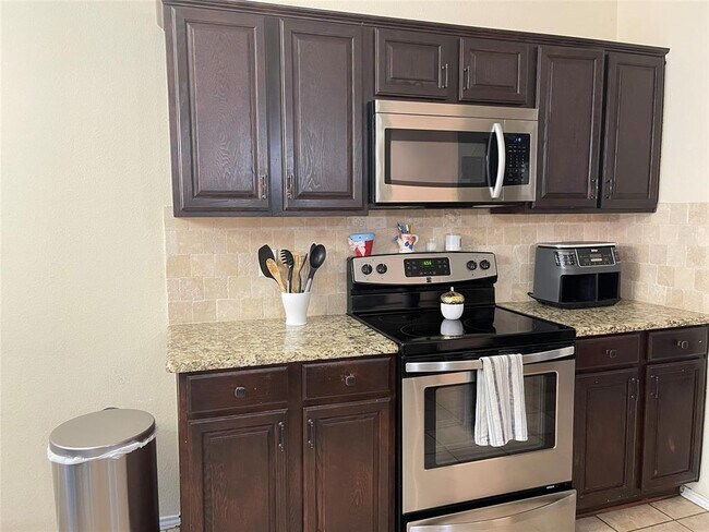 1519 Silverleaf Dr Carrollton, TX 75007 photo 5
