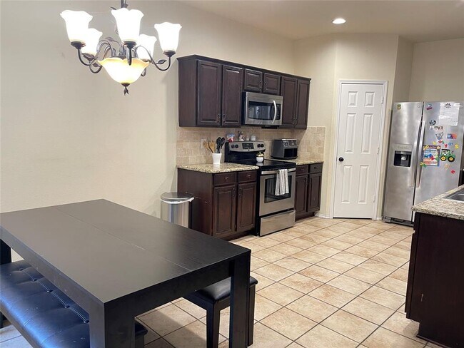 1519 Silverleaf Dr Carrollton, TX 75007 photo 4