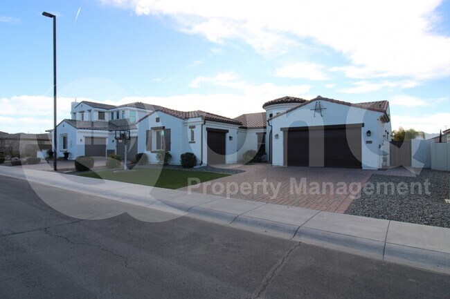 3835 E Carob Dr Gilbert, AZ 85298 photo 2
