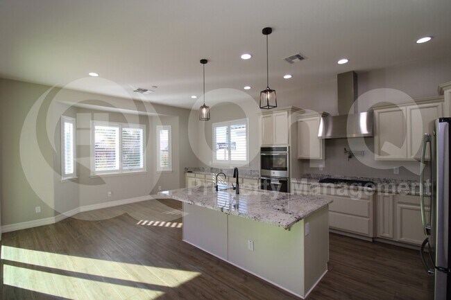 3835 E Carob Dr Gilbert, AZ 85298 photo 4