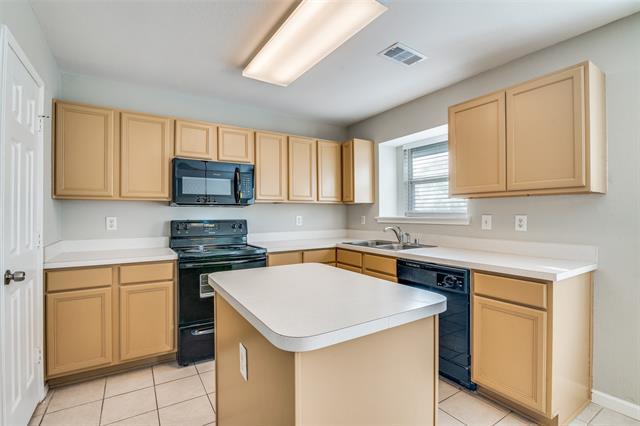 1366 Westview Dr Garland, TX 75040 photo 5