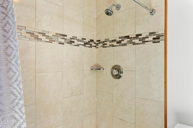 2707 E Louise Dr Phoenix, AZ 85032 photo 2