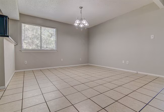 402 Creek Cove Round Rock, TX 78664 photo 4
