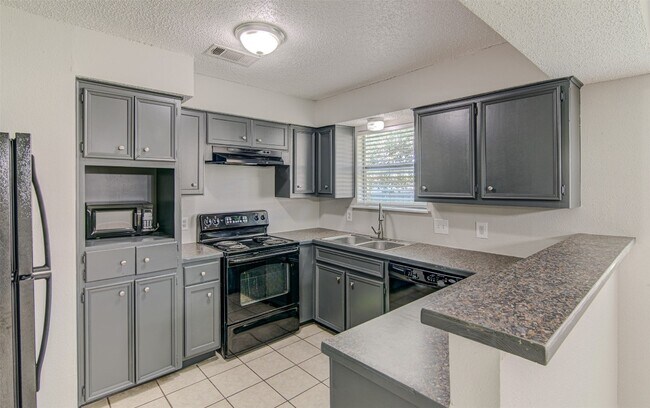 402 Creek Cove Round Rock, TX 78664 photo 5