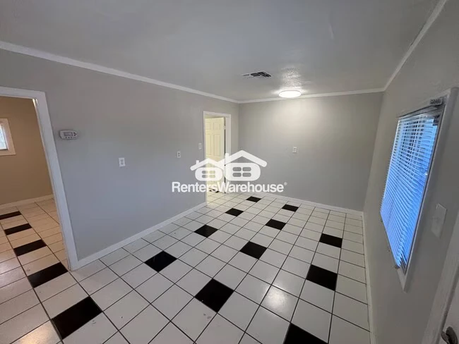 2818 W Heatherbrae Dr Phoenix, AZ 85017 photo 3