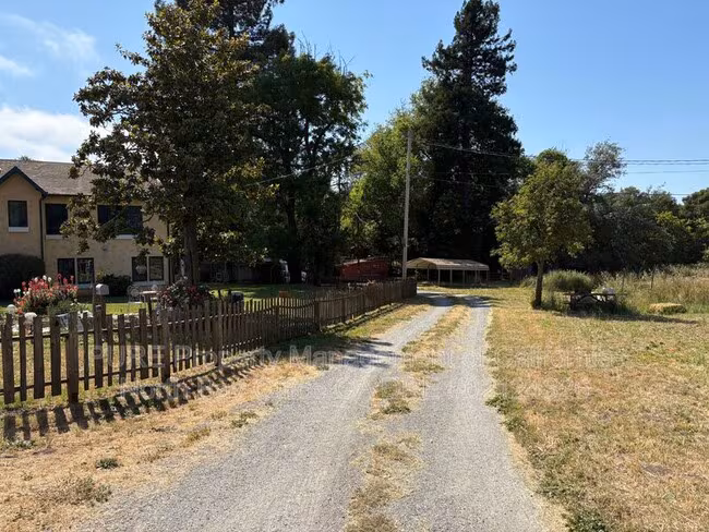 6790 Petersen Rd Petaluma, CA 94952 photo 3