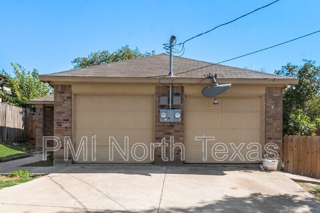 3008 Prairie Ave Fort Worth, TX 76106 photo 4