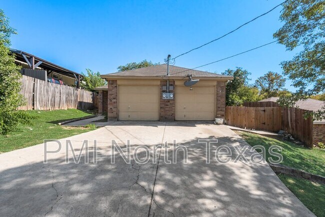 3008 Prairie Ave Fort Worth, TX 76106 photo 3