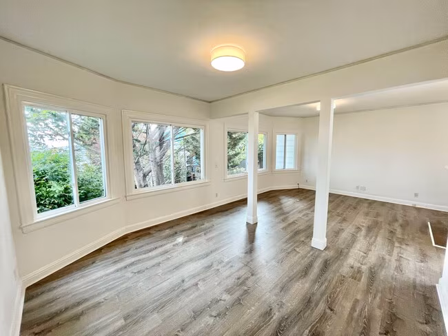 31 Bronte Street, San Francisco, CA 94110 photo 4