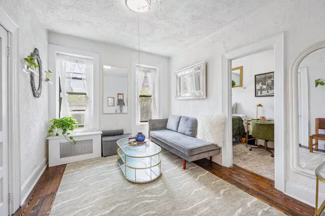 542 E 14th St New York, NY 10009 photo 2