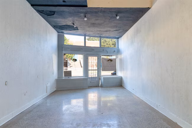 2505 S Presa St San Antonio, TX 78210 photo 5