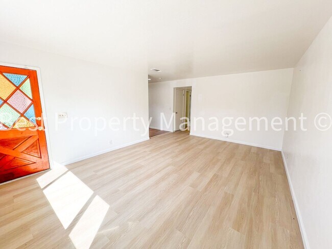 Just Renovated Single Family Home in Fremont photo 2