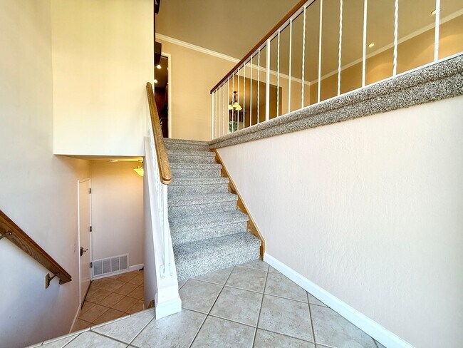 1163 Grand Teton Dr Pacifica, CA 94044 photo 2