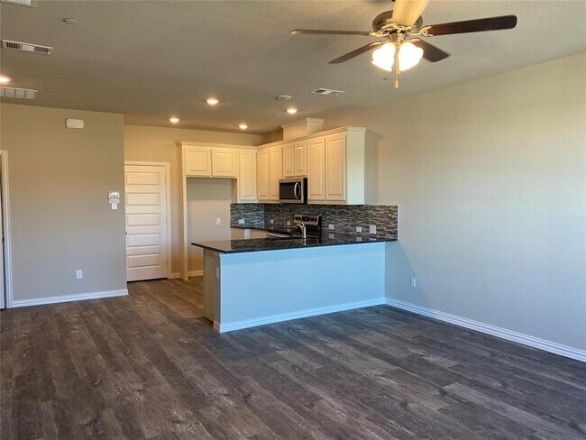 3217 Solana Circle, Denton, TX 76207 photo 5