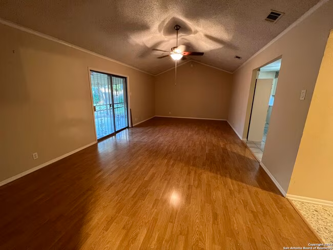5050 Sierra Madre Dr San Antonio, TX 78233 photo 3