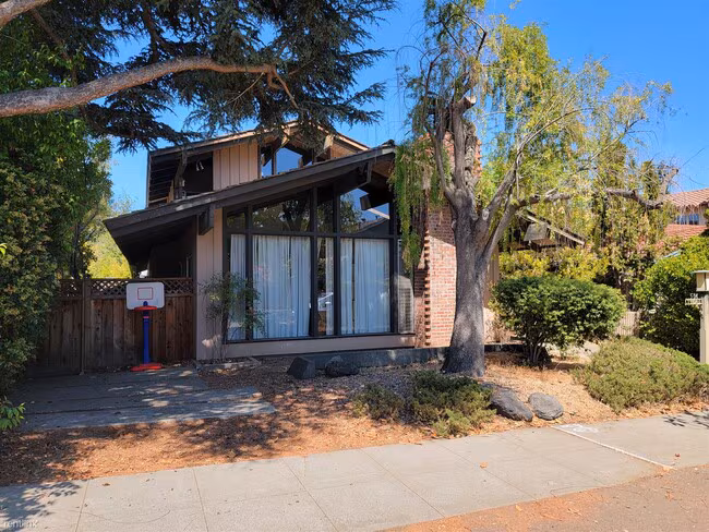534 Tyndall Street, Los Altos, CA 94022 photo 2