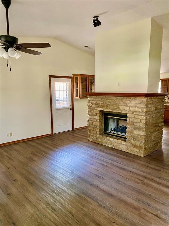 4008 Pueblo Court, Granbury, TX 76048 photo 3
